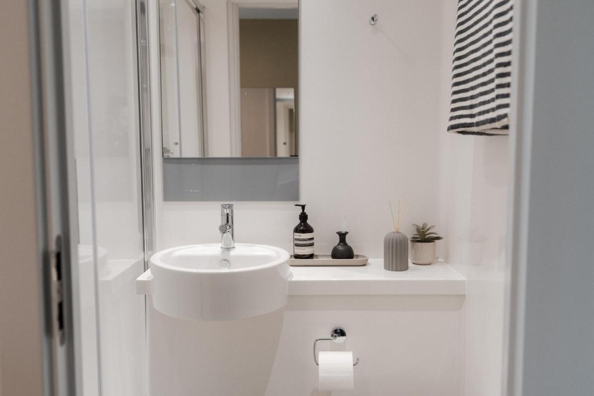 STUDENTS ONLY South London Homes - Housity