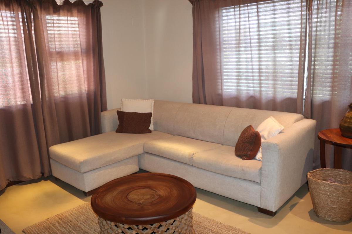du Repos (Lovely & Relaxing 2-Bedroom Unit with Patio) - Housity
