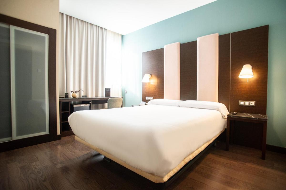 AZZ Pamplona Norte Hotel - Housity