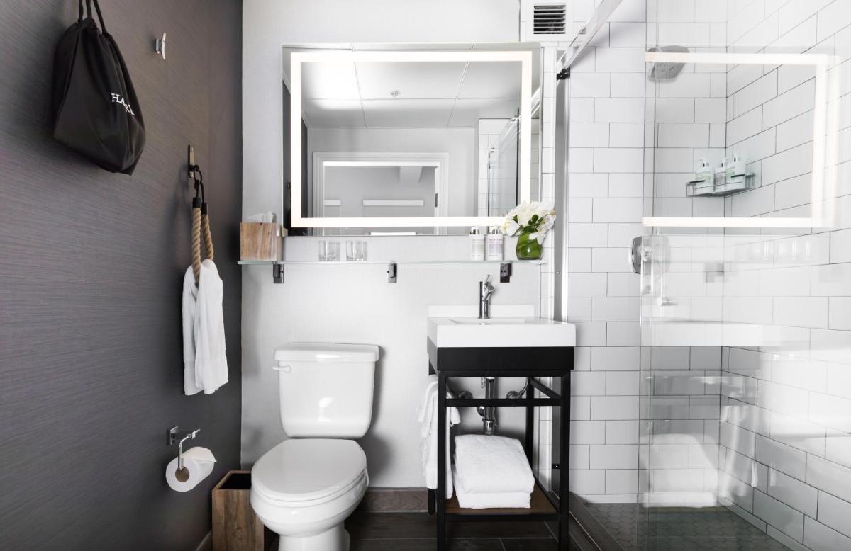 Harbor Court Hotel - Housity