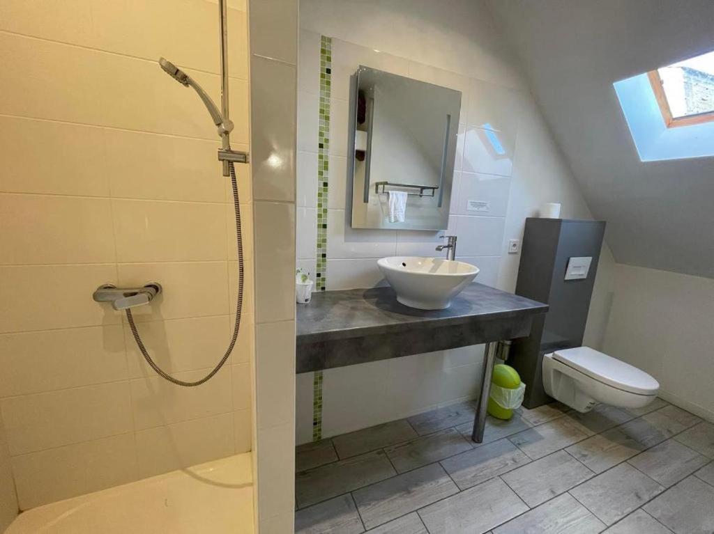 Chambre d'Hôtel Les Trois Lys - Housity
