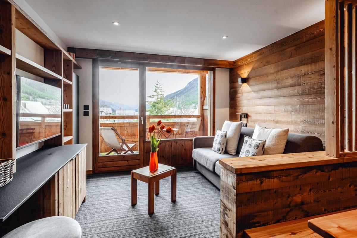 Vue générale sur la montagne ou vue sur la montagne depuis l'hôtel