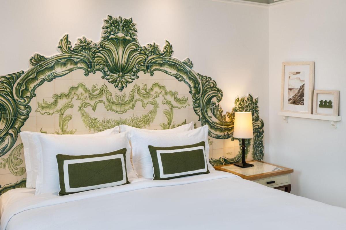 Uma cama ou camas num quarto em Pine Cliffs Hotel, a Luxury Collection Resort, Algarve