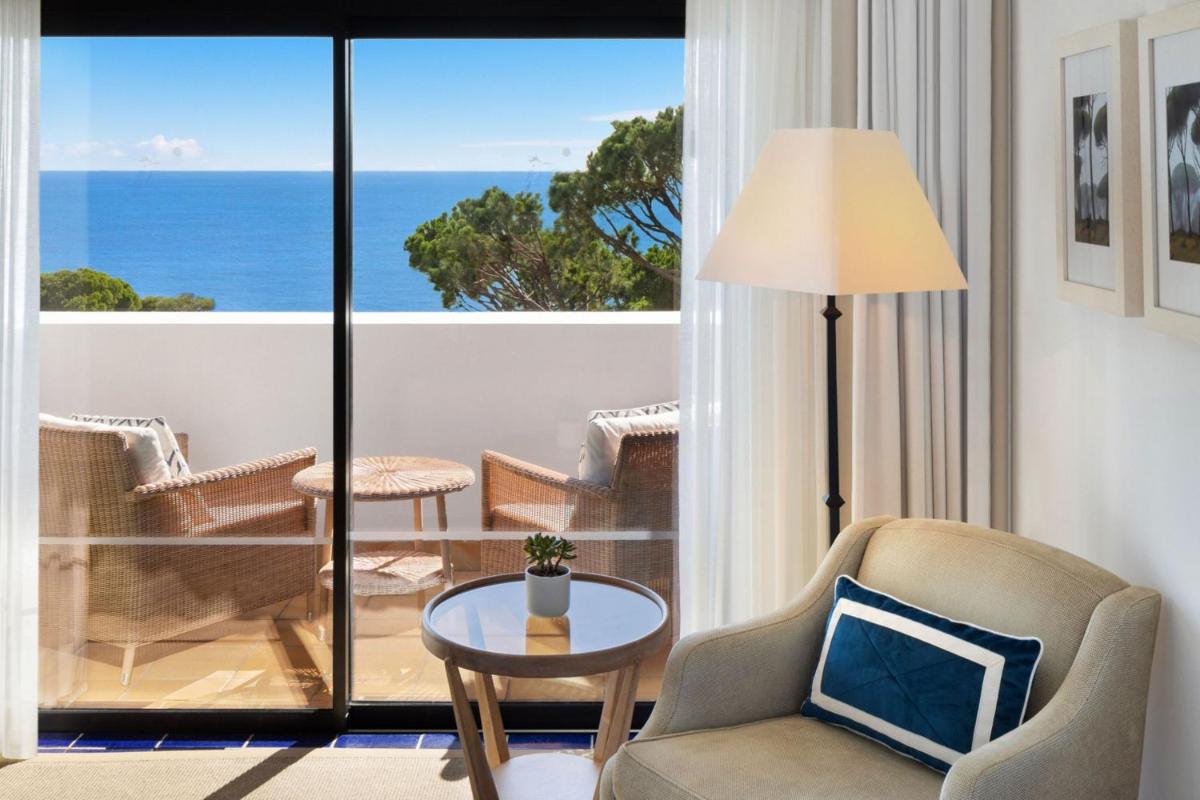 Uma área de estar em Pine Cliffs Hotel, a Luxury Collection Resort, Algarve