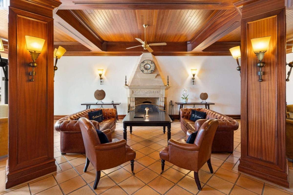 Uma área de estar em Pine Cliffs Hotel, a Luxury Collection Resort, Algarve