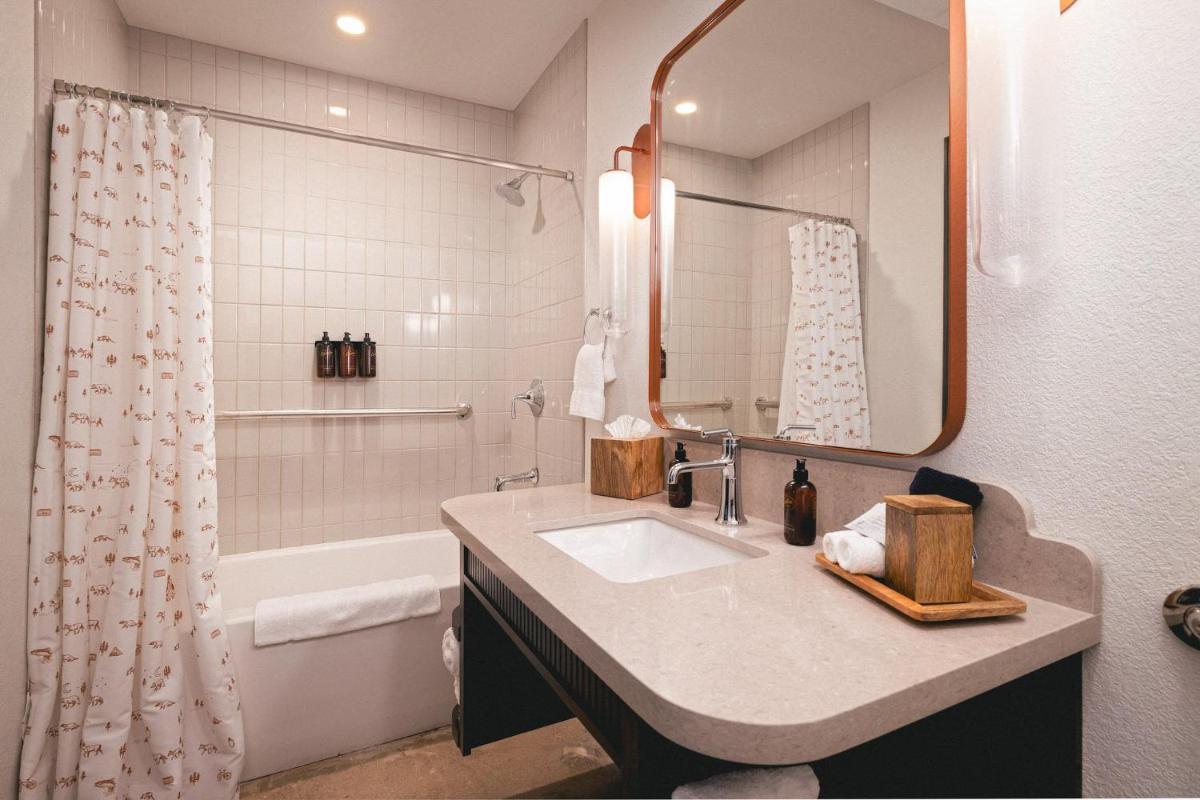 The Ozarker Lodge - Housity