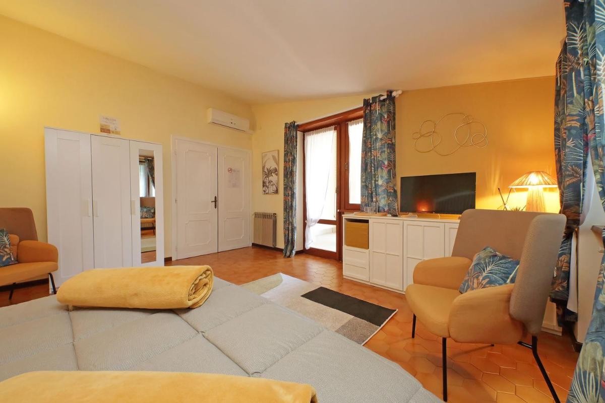 Villa Gisi Guest House - Housity