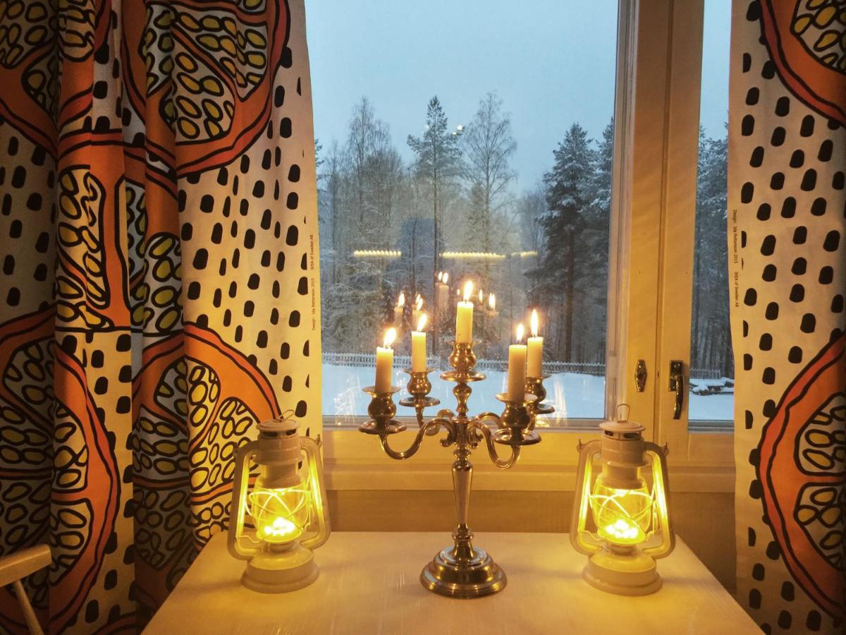 Wanha Koulu Tahko 4h Huone, Sauna, Minikeittiö, RinteetSpaRavintola 6km, Sali, Wifi, Lemm OK, Edukas - Housity