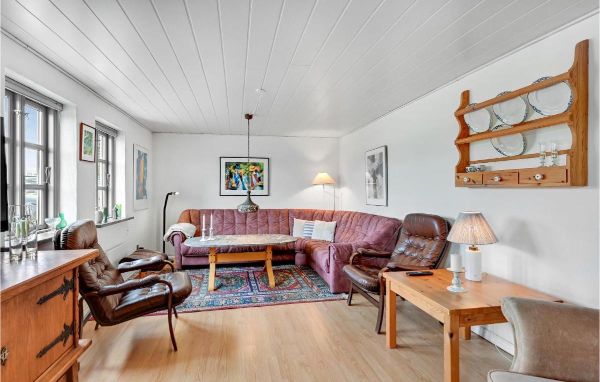 1 Bedroom Beautiful Home In Roslev - Housity