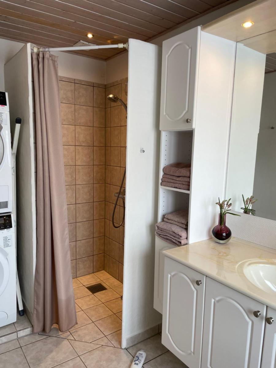 Sleep In Brande - Close By Herning, Legoland, Givskud Zoo - Housity