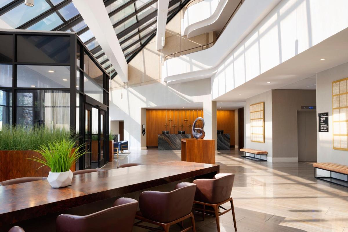 Nashville Airport Marriott - Housity