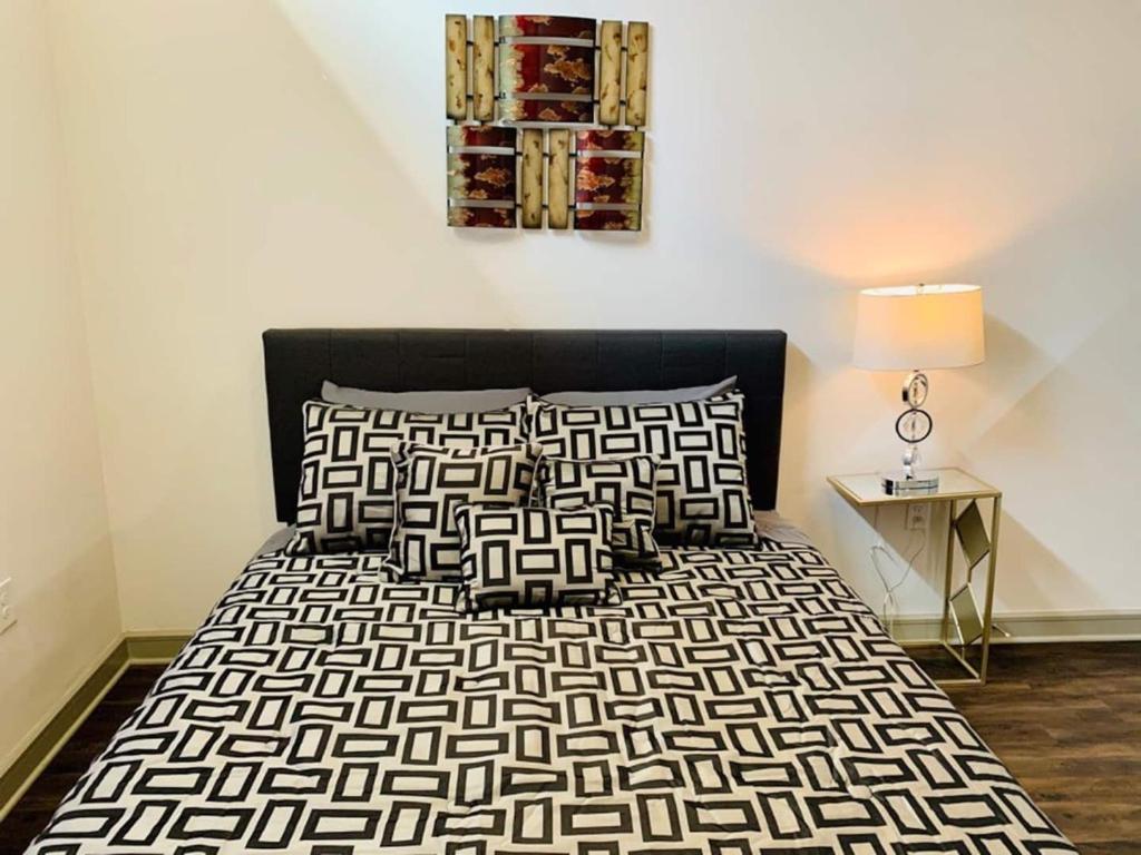 Downtown Apt FREE Parking - Pool - Gym - Fully Kitchen - Housity