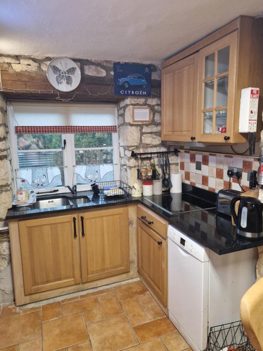 Half-pint Cottage - Housity