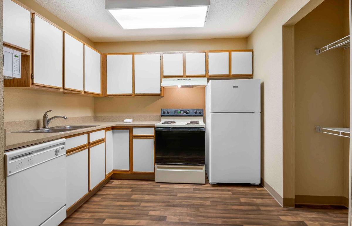 Extended Stay America Suites - Indianapolis - West 86th St - Housity