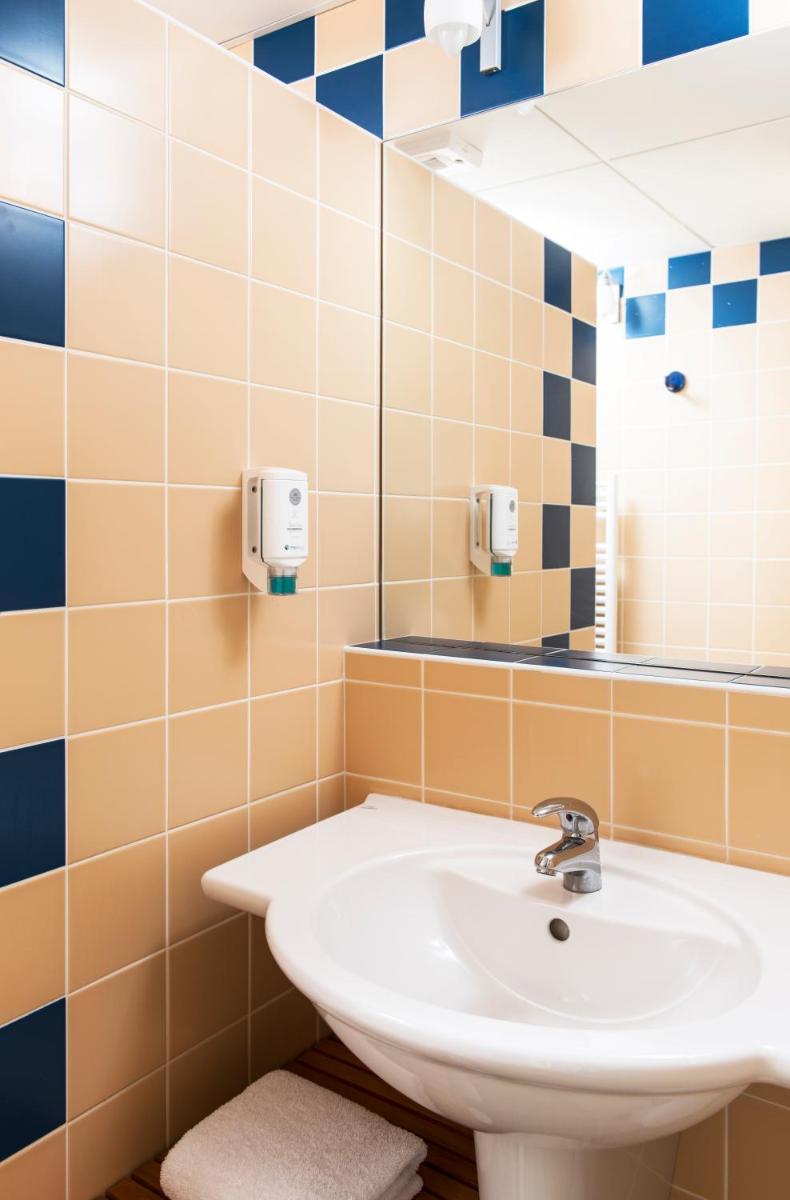 Salle de bains dans l'établissement Résidences Valdys Thalasso & Spa de Rockroum