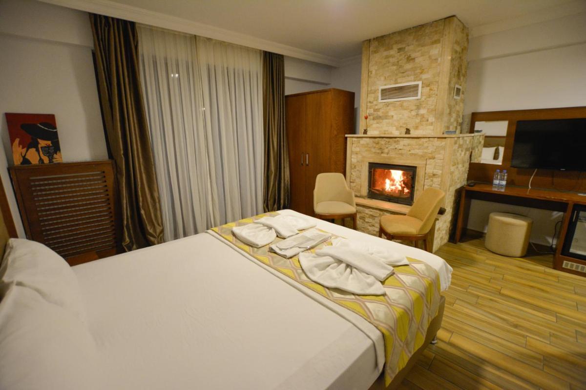 Hill River Hotel - Housity