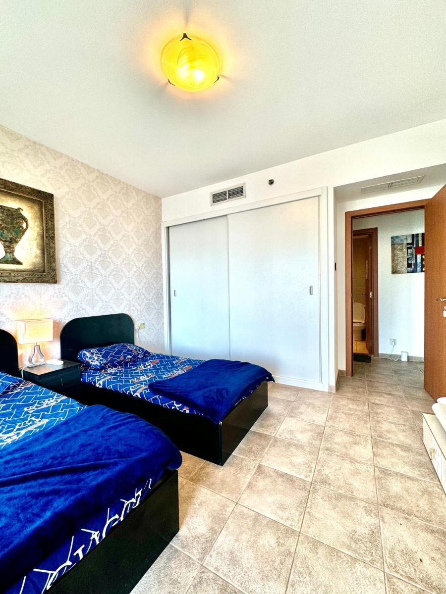 Travelers backpackers - Housity