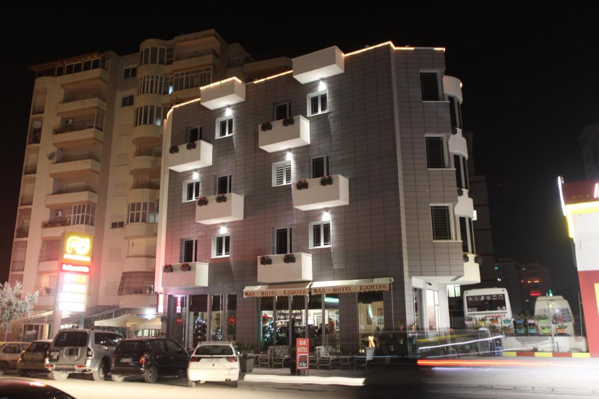 Fjortes Hotel - Housity