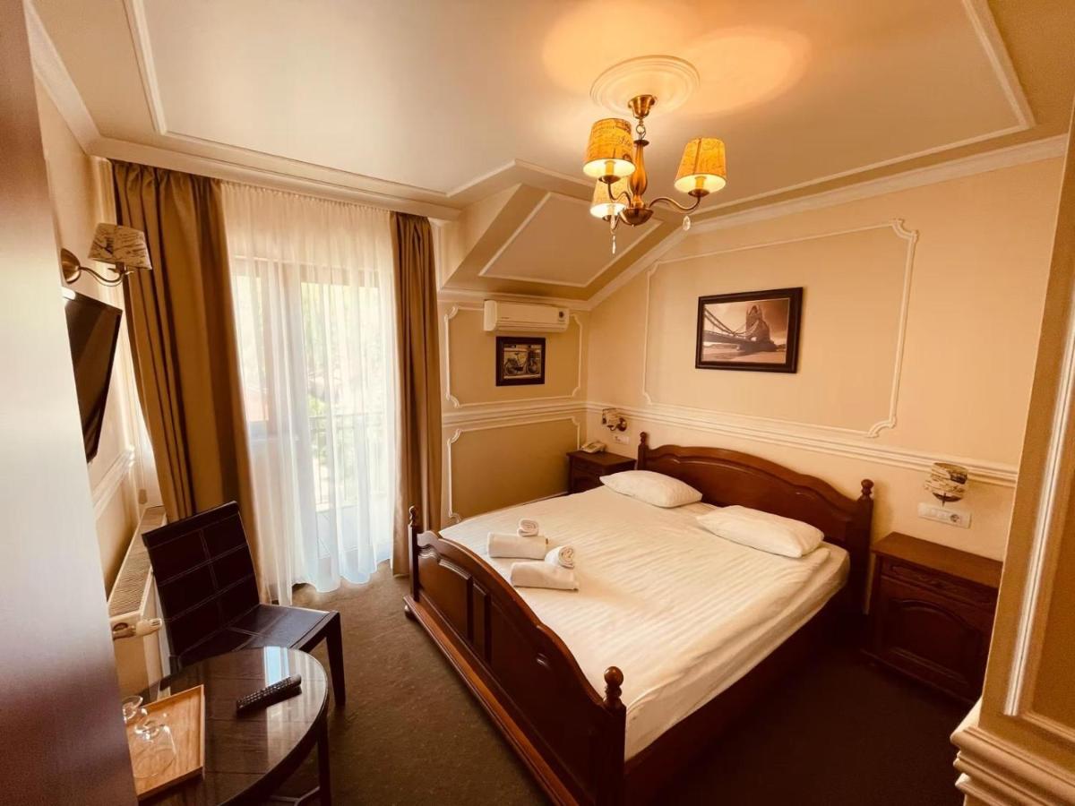 Pensiunea Romeo Tecuci - Housity