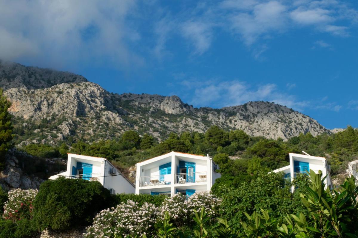 Beach Hotel - Housity
