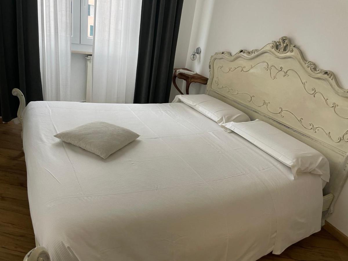 Cavour16 rent bedrooms - Housity