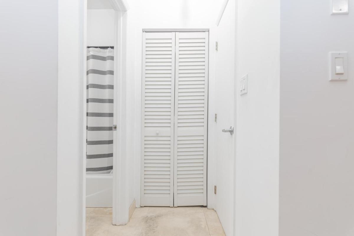 Home Miami Downtown - Wynwood area with backyard - Art District near Beach - Housity