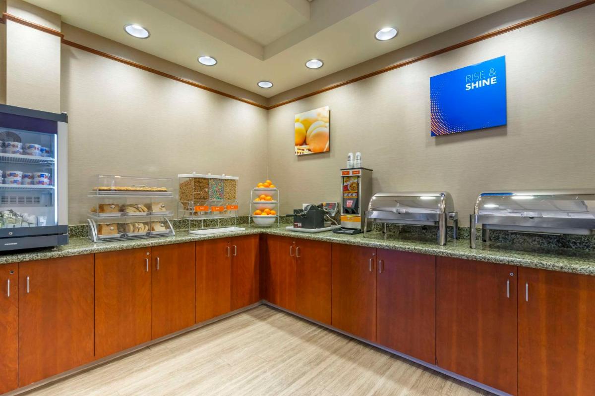 Comfort Suites Sarasota-Siesta Key - Hizvo