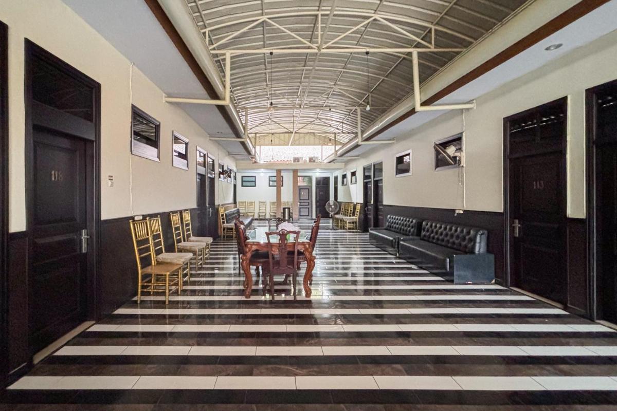 Urbanview Alfiya Hotel Lampung by RedDoorz - Housity