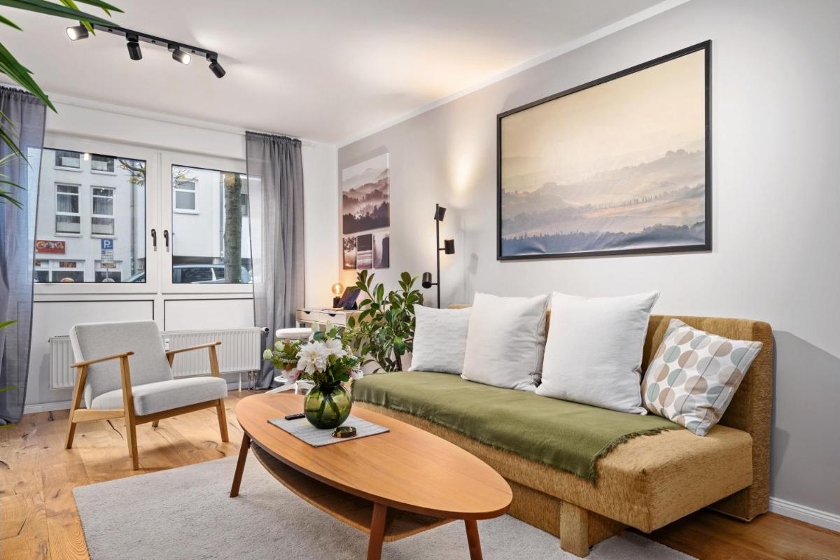 EDLER WOHNRAUM Design-Apartment mit Balkon, Boxspringbett, Miele-Kaffeevollautomat, Lift, Parkplatz & WLAN 569 Mbps - Housity