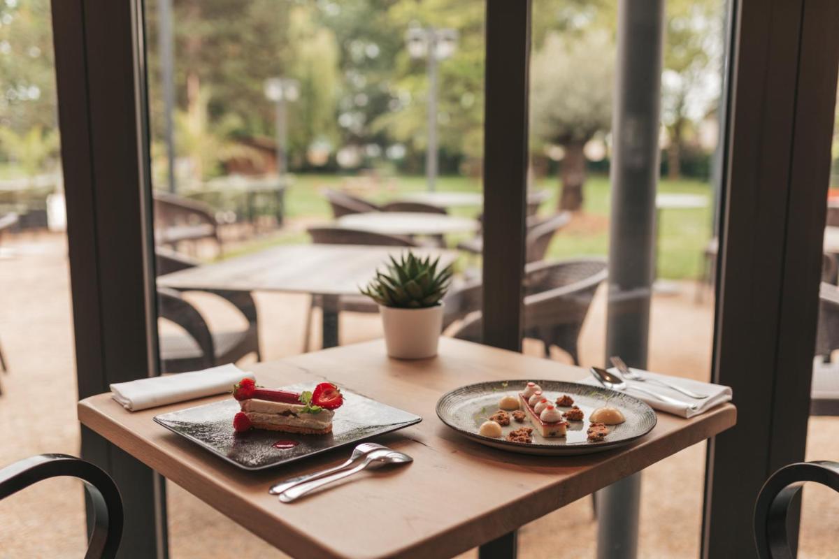 Nourriture dans l'hôtel ou à proximité