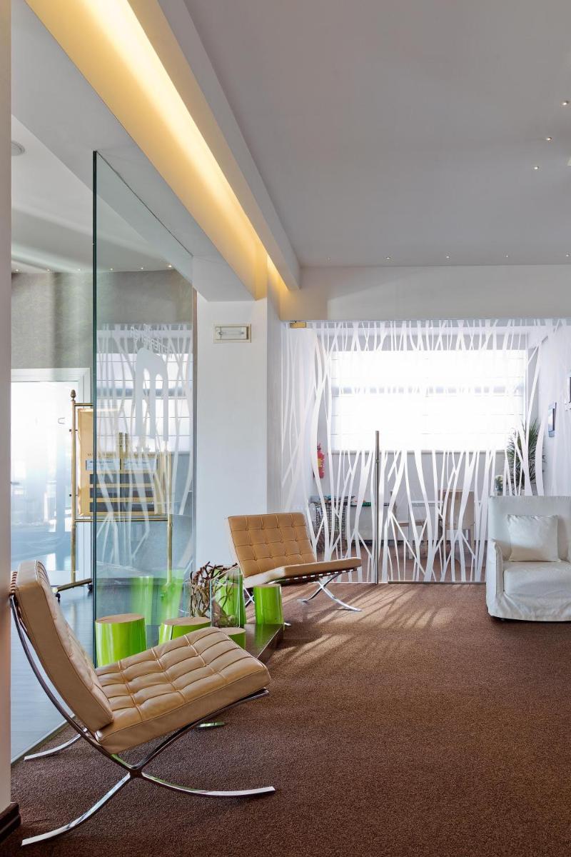 Mediterranea Hotel & Convention Center - Housity