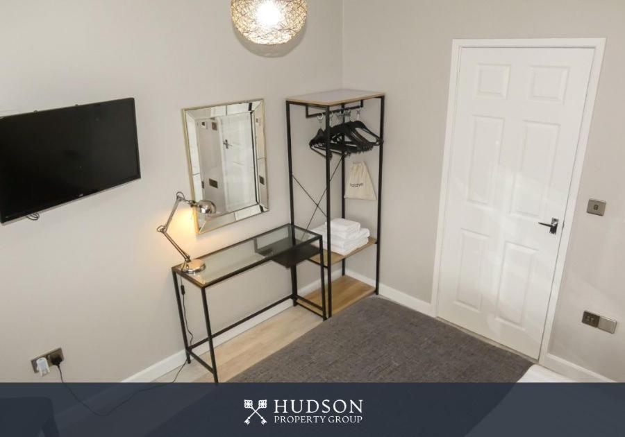 Serviced Apartment with Parking - Housity