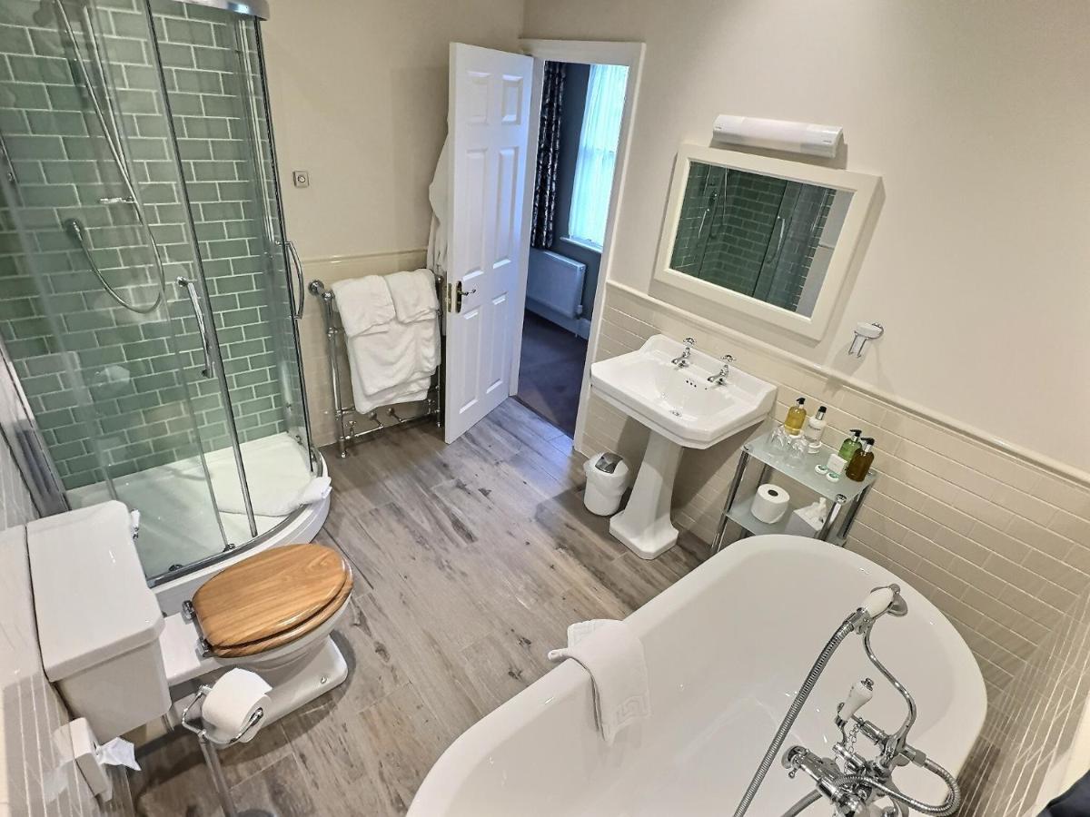 Three Shires Inn - Housity