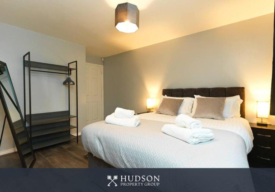 Telford 2-Bedroom Apartment - Housity