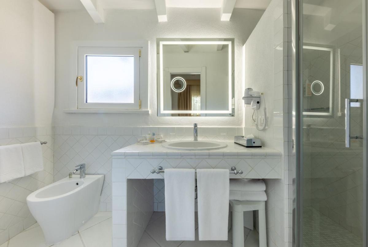 Salle de bains dans l'établissement Hotel & SPA des Pecheurs