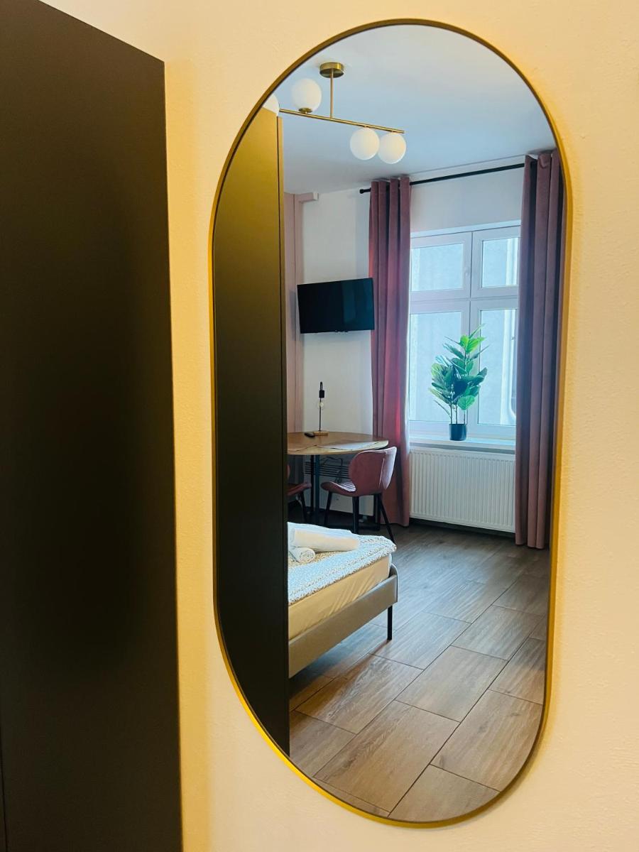 eM Apartment 6 - Housity