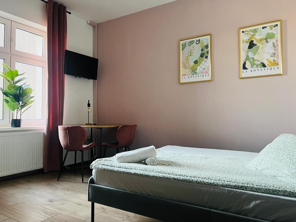 eM Apartment 6 - Housity