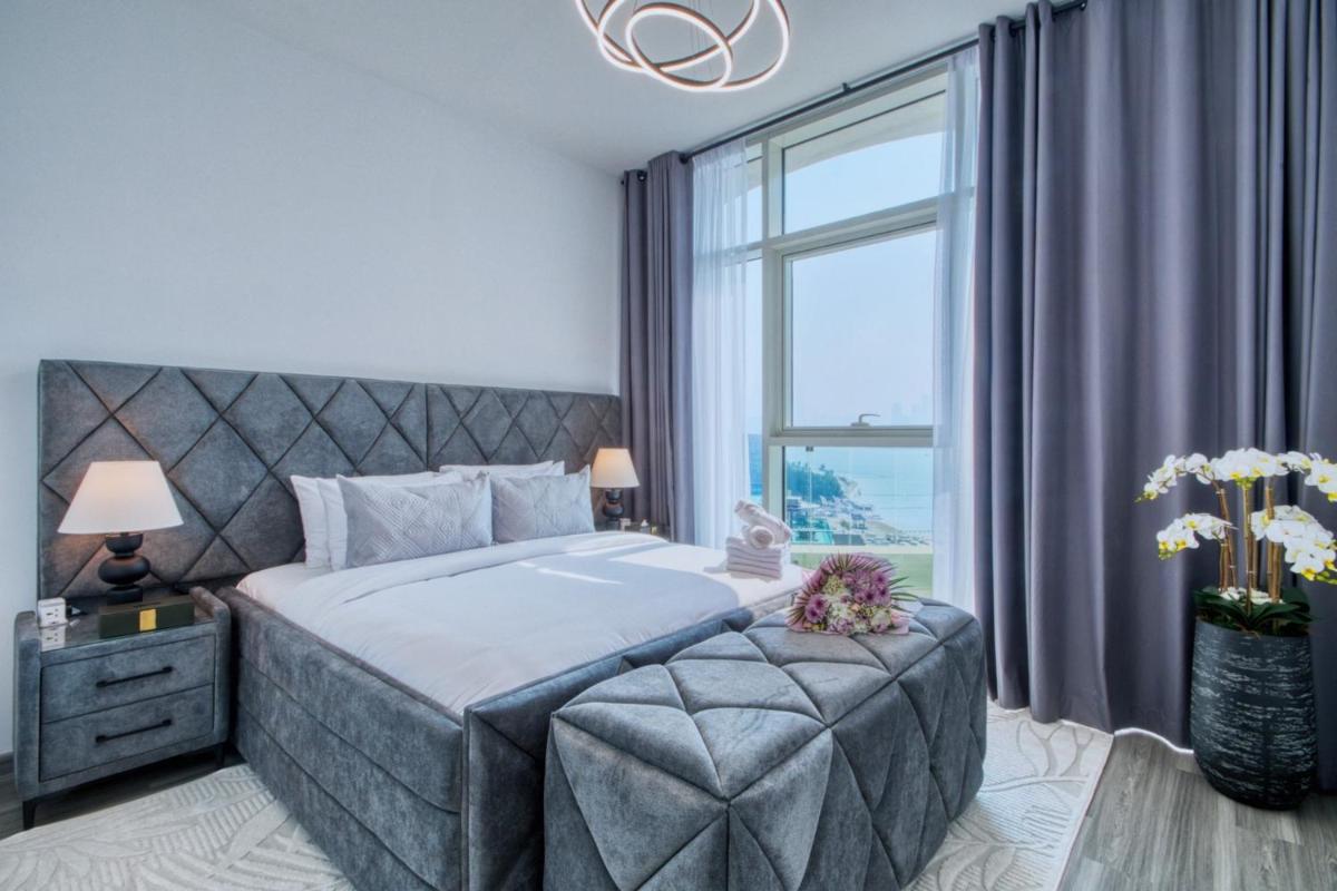 Luxury Royal Bay Beachfront Apartments by GLOBALSTAY - Housity