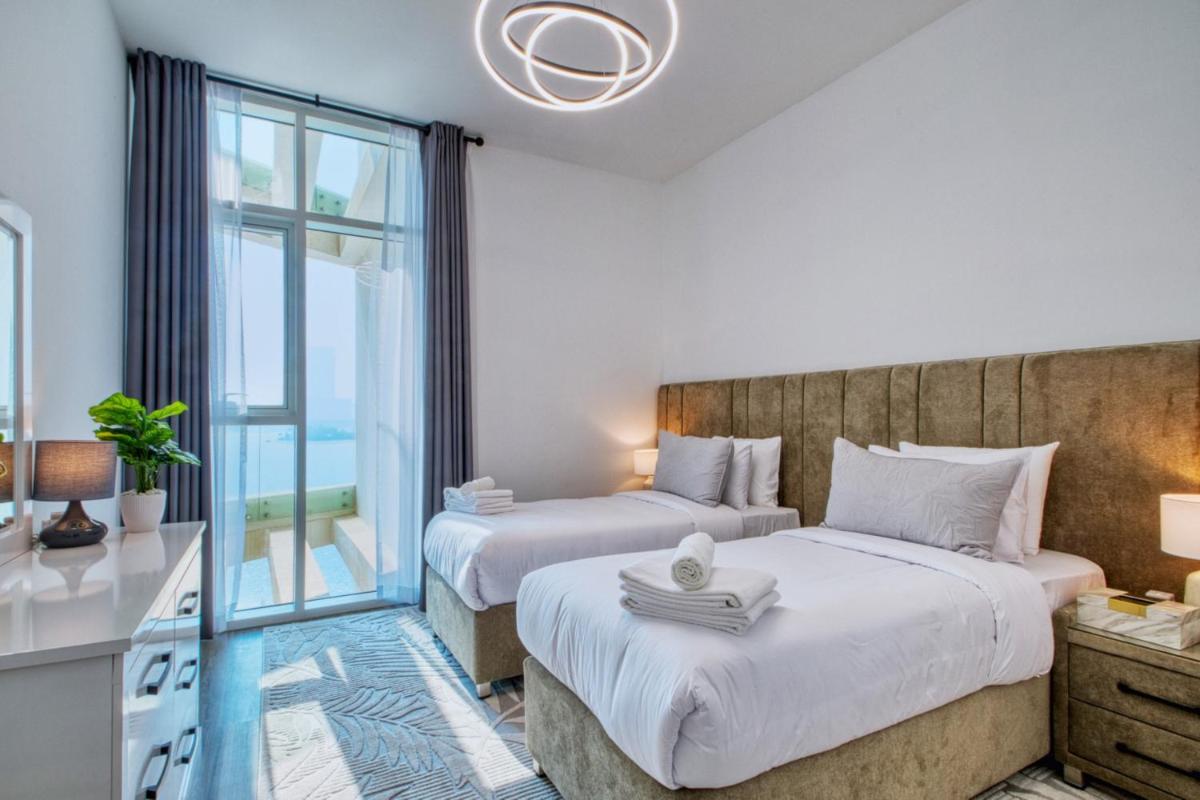 Luxury Royal Bay Beachfront Apartments by GLOBALSTAY - Housity