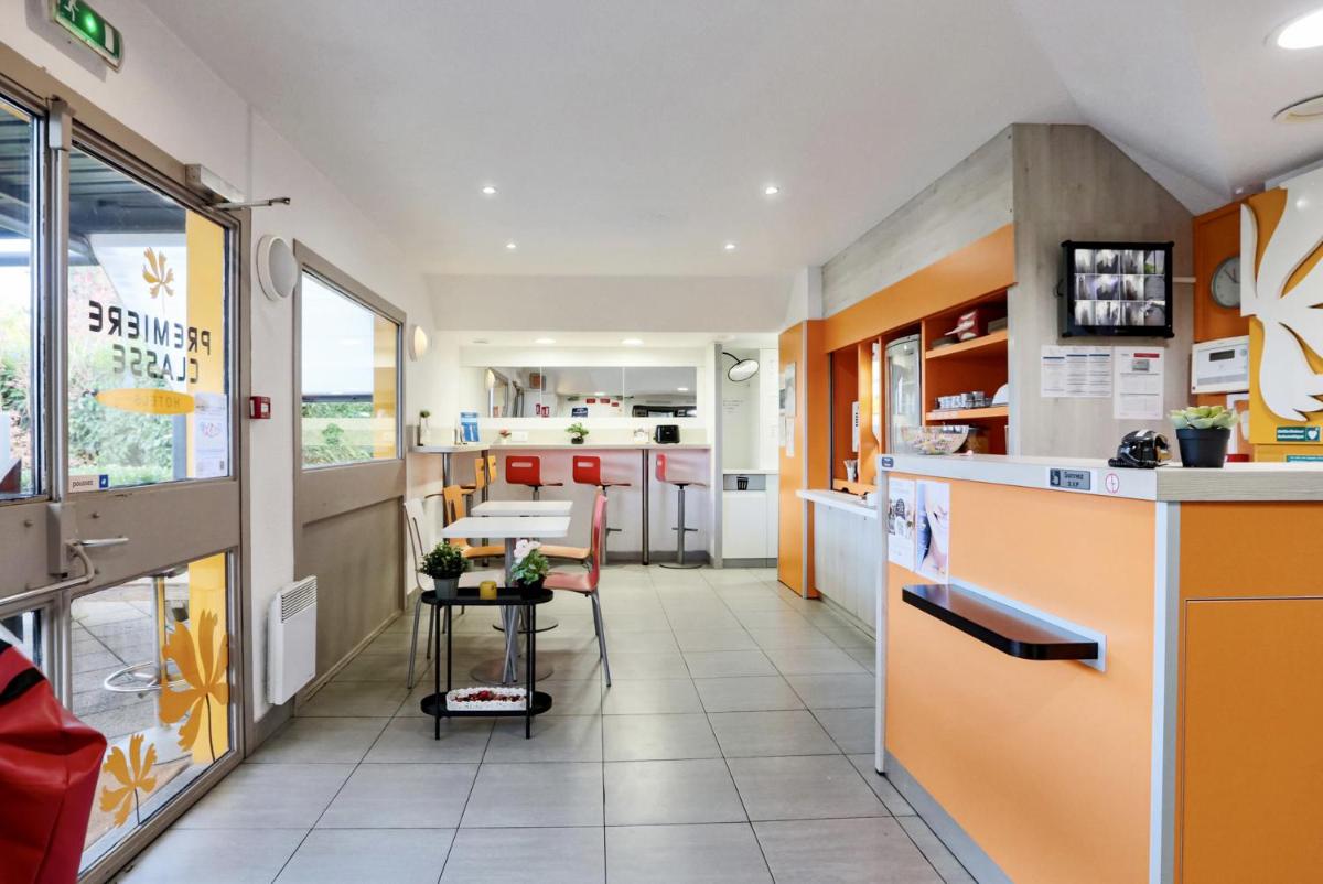 Première Classe Plaisir Gatines - Housity