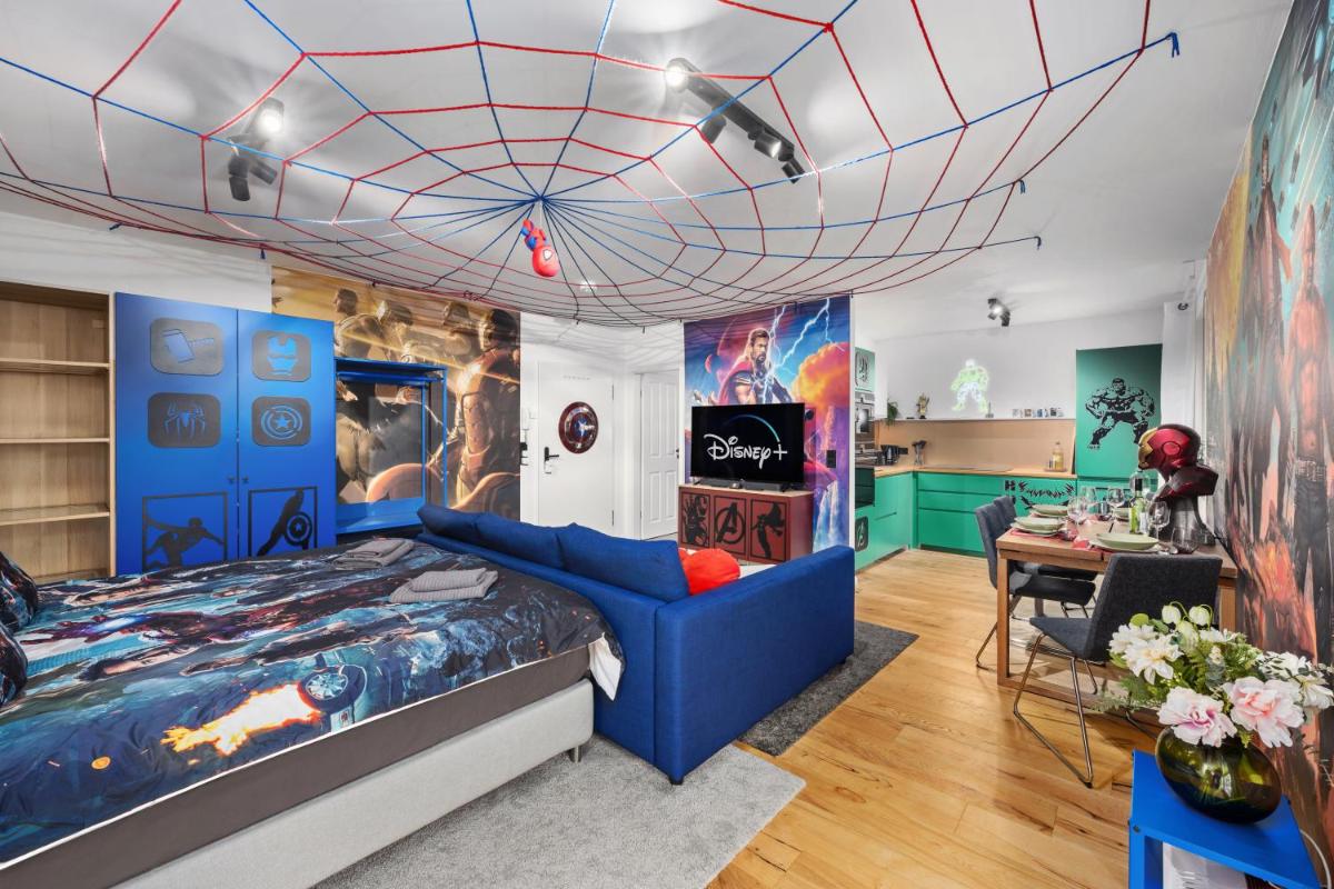 EDLER WOHNRAUM Superhelden-Studio mit Heimkino, Balkon, Boxspringbett, Siemens-Kaffeevollautomat, Lift, Parkplatz & WLAN 364 Mbps - Housity