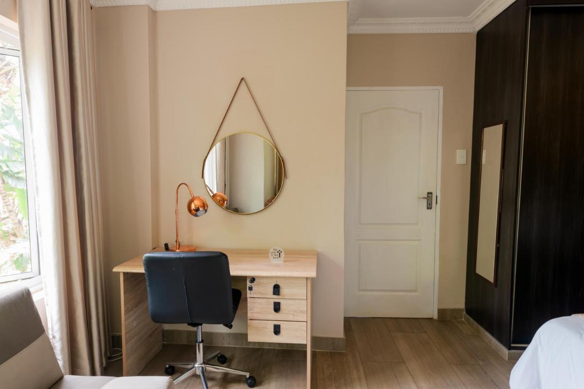 Ekuthuleni Modern Christian Guesthouse with seaview - Housity