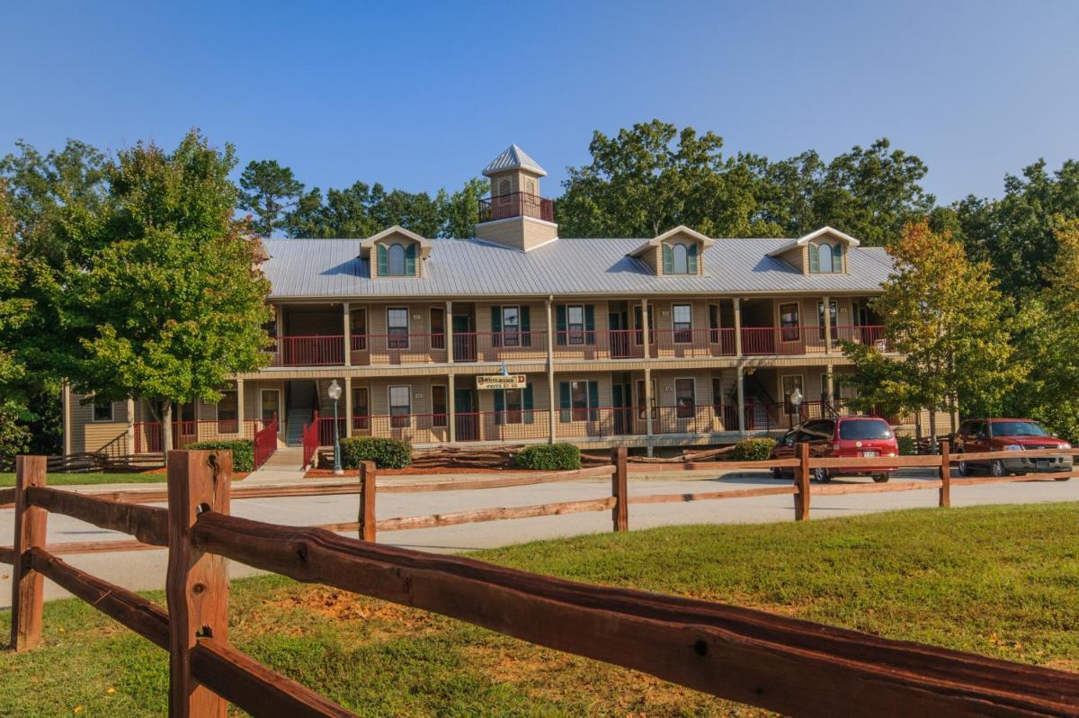 Holiday Inn Club Vacations Apple Mountain Resort at Clarkesville - Housity