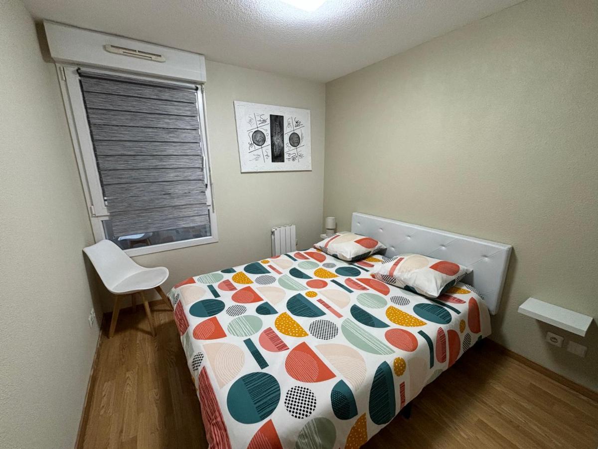 F2 rénové lumineux dans résidence avec balcon et parking - Housity