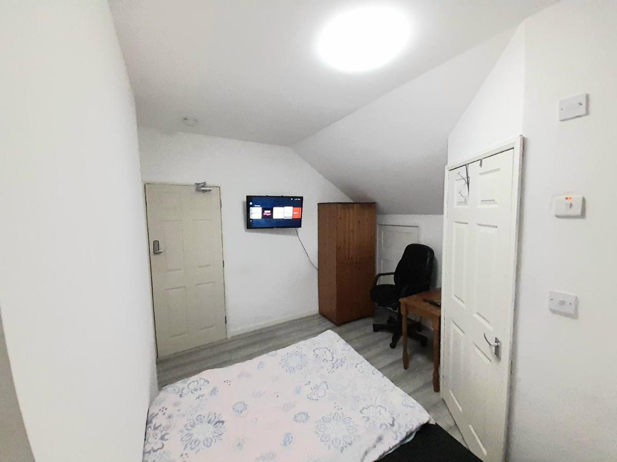 Double ensuite room free parking - Housity
