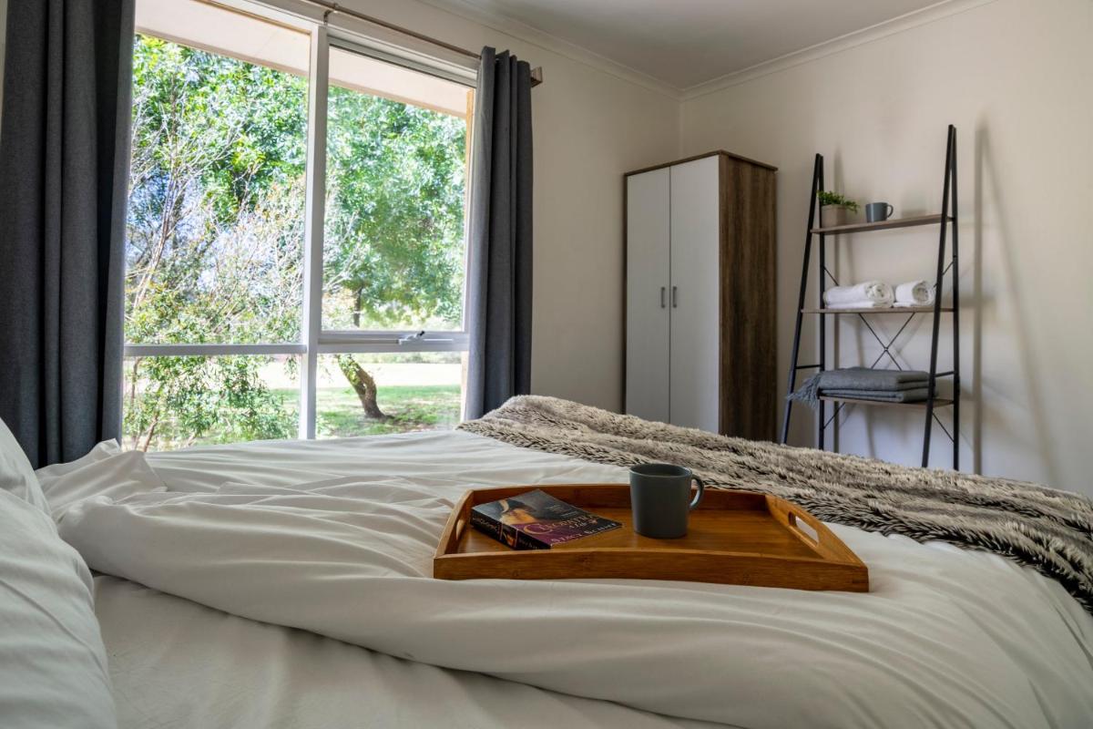 Bells Beach Cottages - Pet friendly cottage with wood heater - Housity