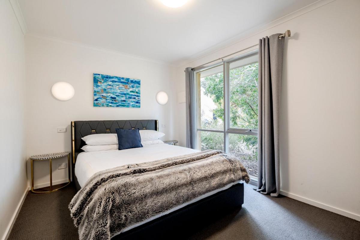 Bells Beach Cottages - Pet friendly cottage with wood heater - Housity