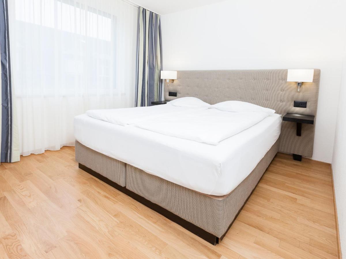 Swiss Star Longstreet - Self Check-In - Housity