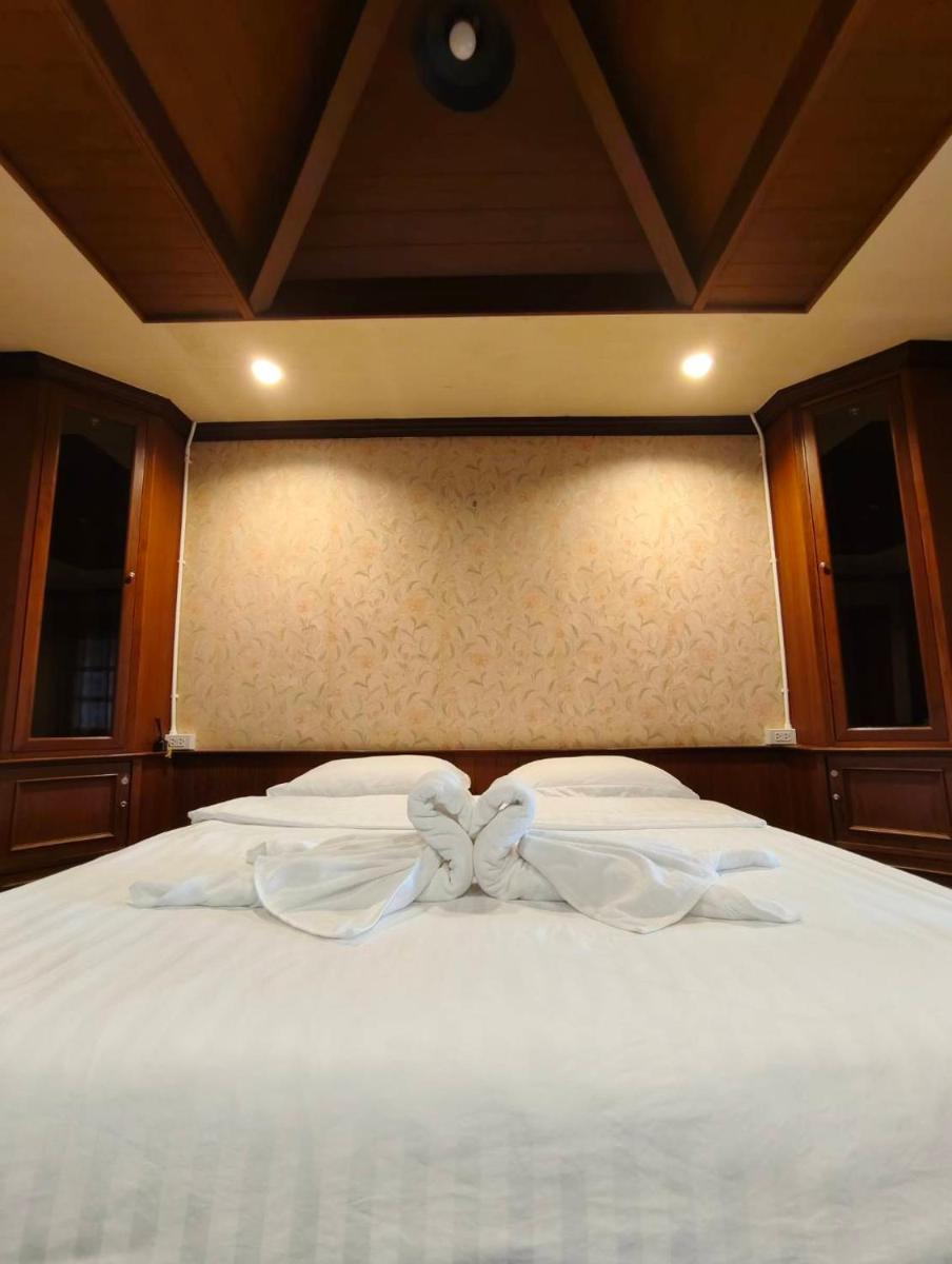 Mona House Hotel - Housity