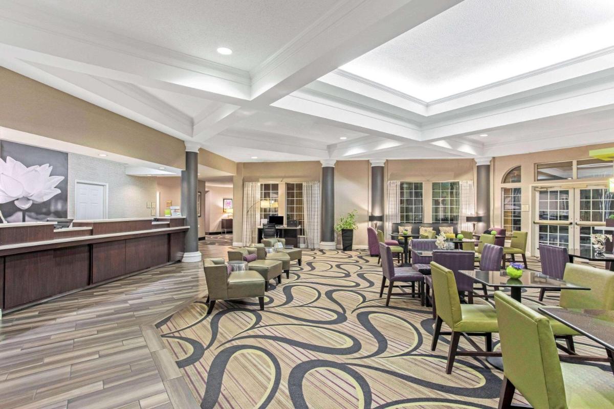 La Quinta by Wyndham Birmingham Homewood - Housity